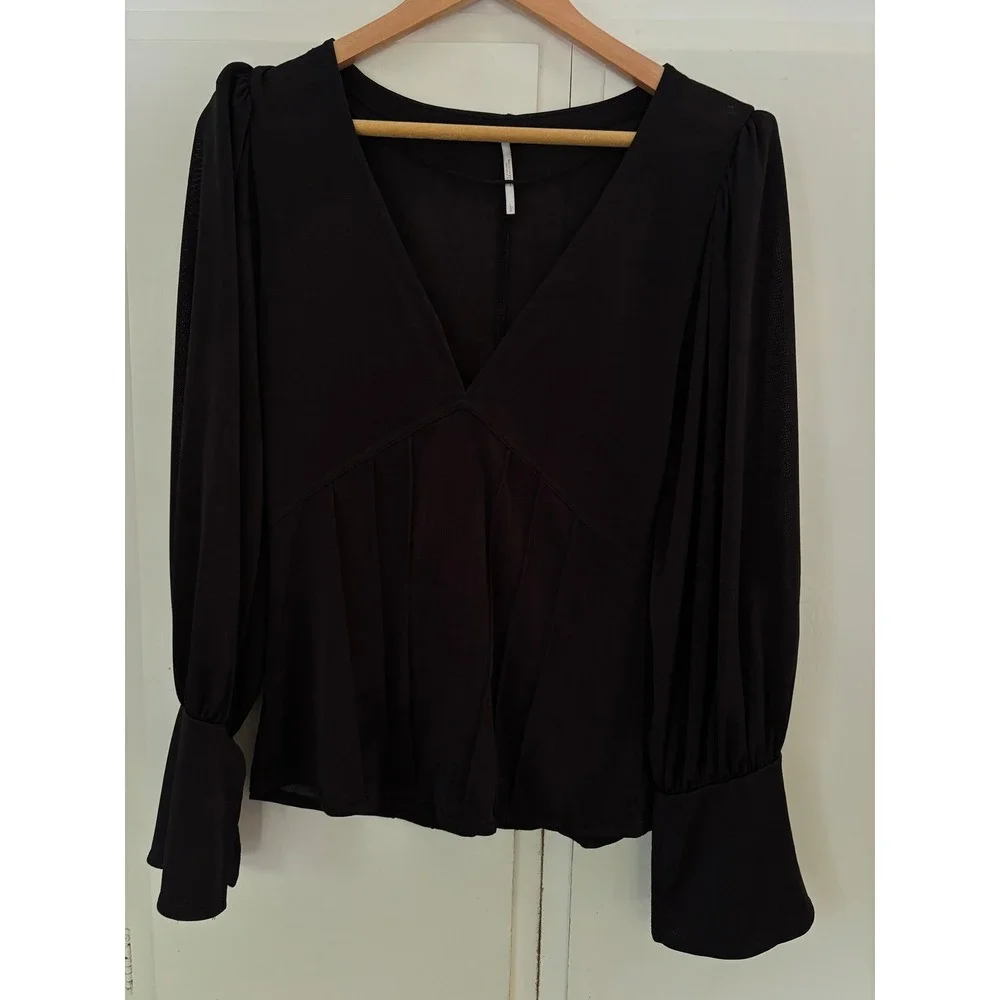 Free People Killer Queen Top  Black Deep V-Neck Puff Sleeve Blouse Bohemian  L